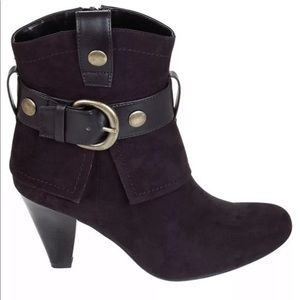 Attention Women’s Rodeo Fold-over Buckle Boot